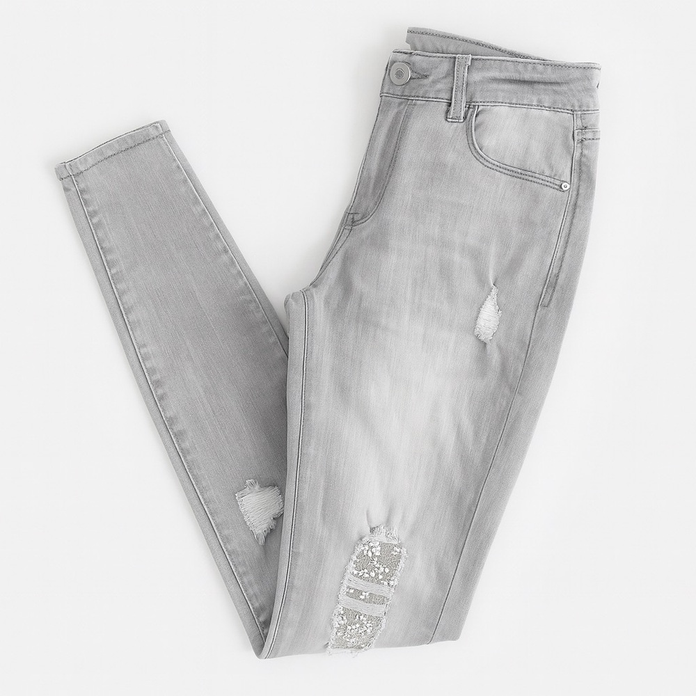 Refuge • Sequin Patch Distressed Jeggings • Gray • Size 0